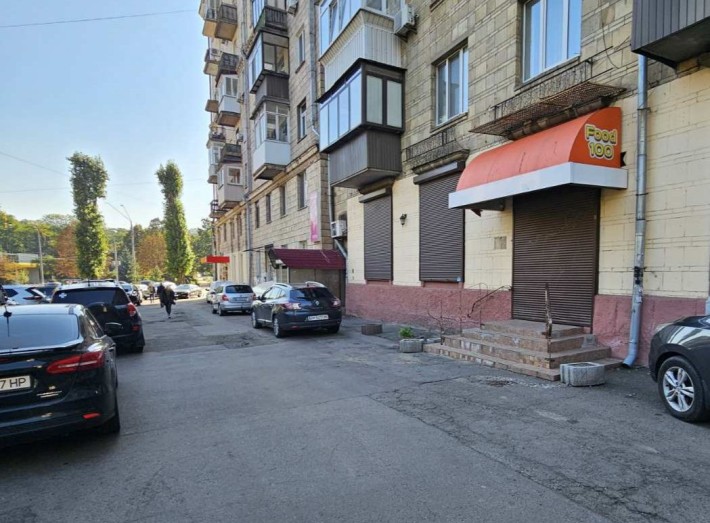 Продаж комерційного приміщення на Антонова 3 - фото 1