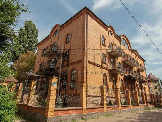 Будівля з ремонтом і меблями під клініку чи інший бізнес/Позняки Київ