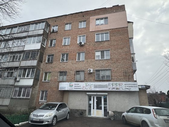 Продається приміщення під магазин на Казбеті Черкассы