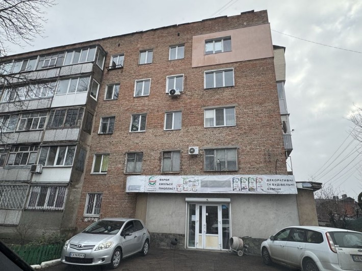 Продається приміщення під магазин на Казбеті - фото 1