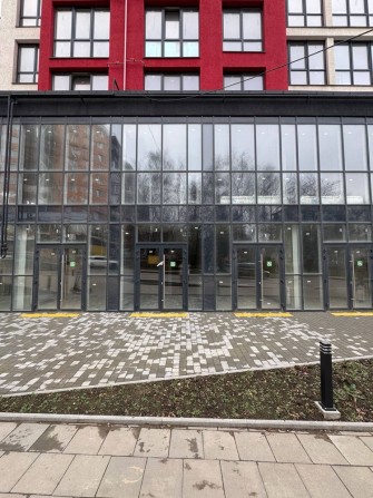 Фасадна комерція в зданому ЖК Рівненська фасадний вхід - фото 1