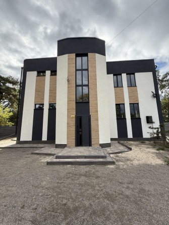 Продам комерційну будівлю по вул. Дахнівська 10! - фото 1