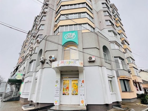 Продаж Унікального фасадного приміщення в Центрі Черкассы