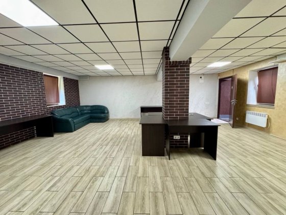 Продам коммерческое помещение свободного назначения в Нагорном районе Дніпро