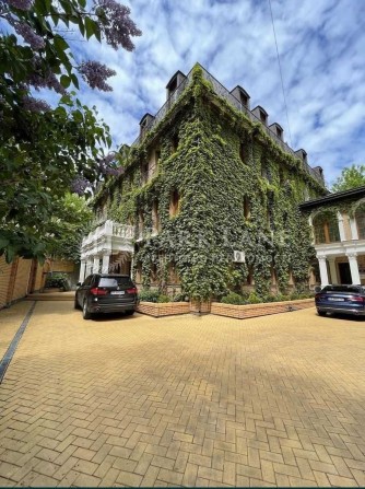 Без %. Окремо розташована будівля 1500 м. Жилянська 72. Центр - фото 1