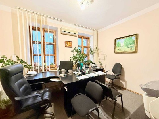 Продажа, Офис, Центр, ул. Короленко (район Светлова), 3 кабинета Дніпро