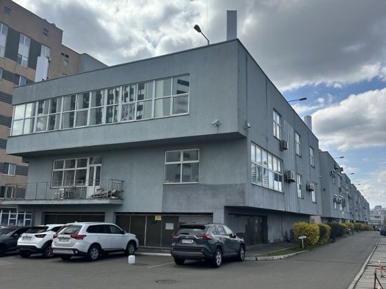 Продаж нежитлове офісне приміщення м. Лівобережна Раїси Окіпной 4Б Київ