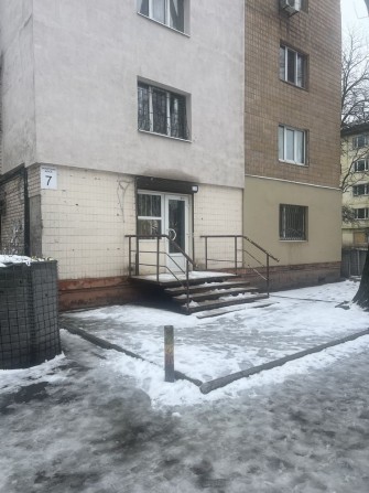 Продам комерческое помещение 45.2 кв.м Зап шоссе красная Линия ВЛАСНИК - фото 1