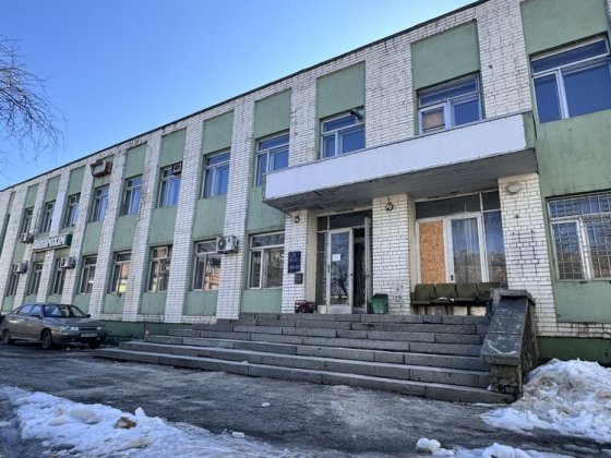 Продаж окремої будівлі , огороджена територія Днепр