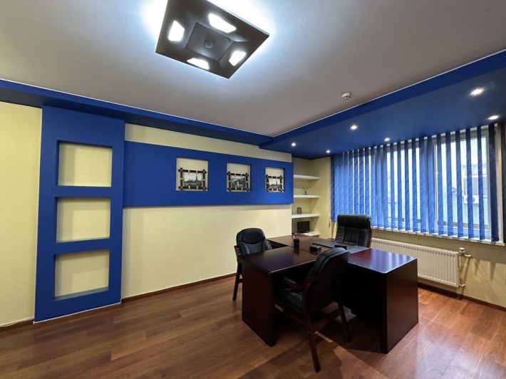 Продаж офісу 119 м2 з ремонтом, М. Лівобережна, вул. Раїси Окіпної. - фото 1
