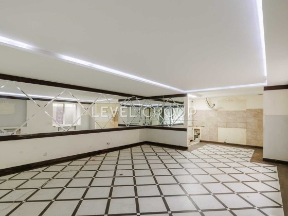 КОМЕРЦІЯ! ФАСАД, 360 м.кв! Солом'янський район! ПРОДАЖ! Київ