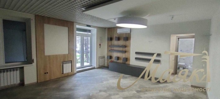 Фасадне нежитлове приміщення 50м2 - фото 1