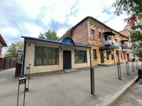 Продам отдельно стоящее здание центр Дніпро