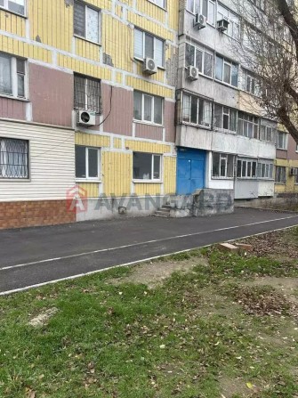 Продаж комерційного приміщення на червоній лінії - фото 1