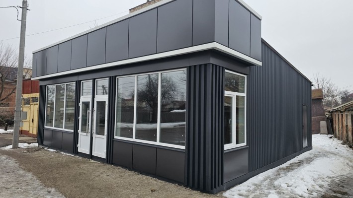 Продам  торгове приміщення Комарова з приватизованою ділянкою - фото 1