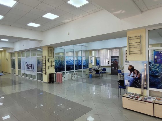 Продаж магазин/офіс 450 м2 + склад 500 м2 .  Миколи Ушакова 8 Київ