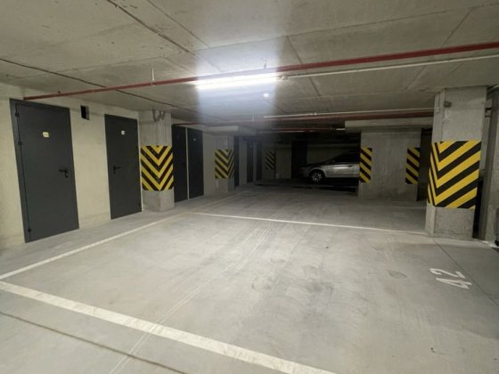 Продаж 2-ох паркомісць PRAUD select в. Клепарівська центр Без комісії Львів