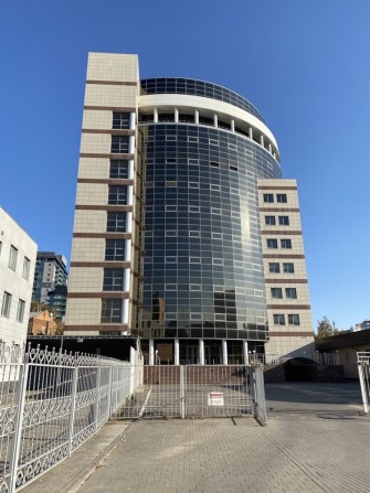 Продаж офісної, дохідної нерухомості. Бізнес центр - фото 1