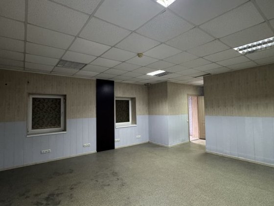 Приміщення 1-й пов НФ. Окремий вхід. 44 м2. Голосіівський пр 25 Київ