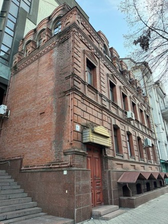 Продаж будівлі в центрі міста,вул. Воскресенська - фото 1