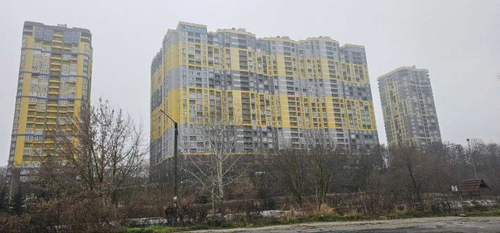 Продаж комерційної нерухомості / Магазину ЖК Медовий. Фасад.Терміново! - фото 1