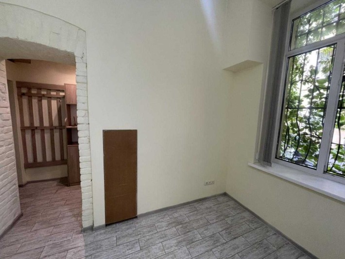 Продаж приміщення з орендарями в центрі Львова - фото 1