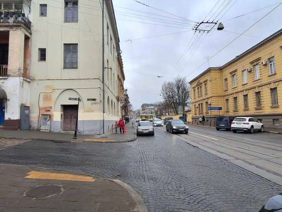 Магазин вул. Личаківська пл 24м, гарний стан, фасадний вхід Львов