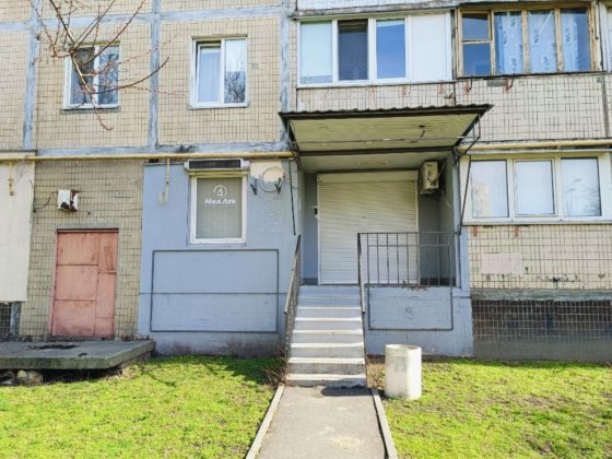 Помещение (30м.кв) Симиренко 5 Киев