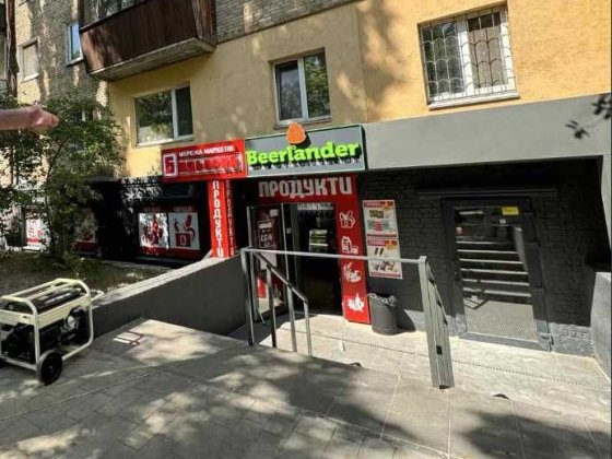 Продам Фасад 85 м2 перетин Антонова\Ушинськго біля NOVUS/Радіоринок Київ