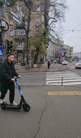 Фасад! Отличная локация! Проходимость 100%. Поток людей! - фото 1