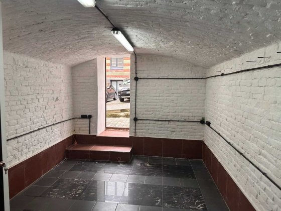 Продається фасадне приміщення площею 30 кв.м. біля Краківського р-ку Львов