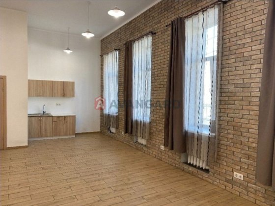 Прибутковий офіс у сталінці, червона лінія, центр Дніпра Дніпро