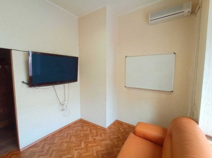 Продам 3-х комн. помещения под офис, парк Глобы, пр. Яворницкого 101 В - фото 1