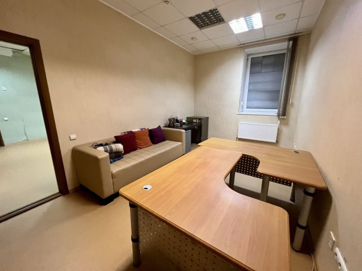 Продажа отличного офиса р-н 8 причала центральный стадион - фото 1