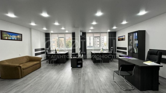 Продаж офісу, просп. Любомира Гузара, ЖК Сучасний квартал - фото 1