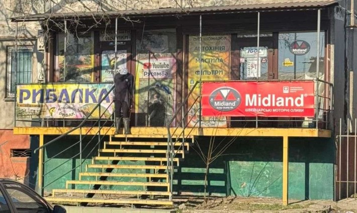 Продаю комерційне приміщення діючий магазин-офіс - фото 1