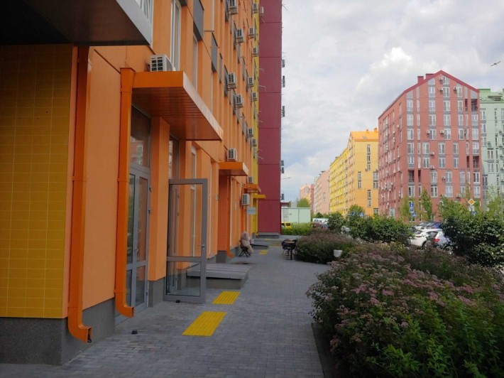 ТЕРМІНОВИЙ ПРОДАЖ приміщень під орендний бізнес у ЖК "Комфорт Таун" - фото 1