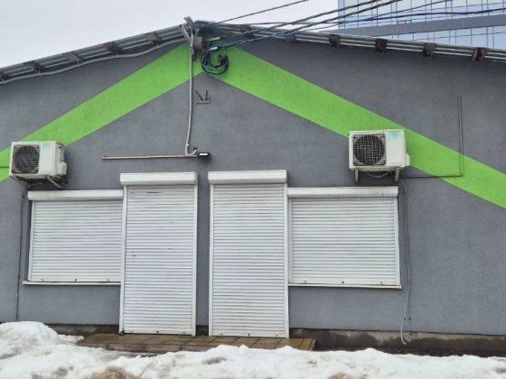 Комерційне приміщення під магазин окреме при дорозі з парковкою Львов