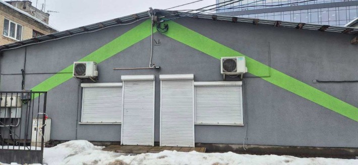 Комерційне приміщення під магазин окреме при дорозі з парковкою - фото 1