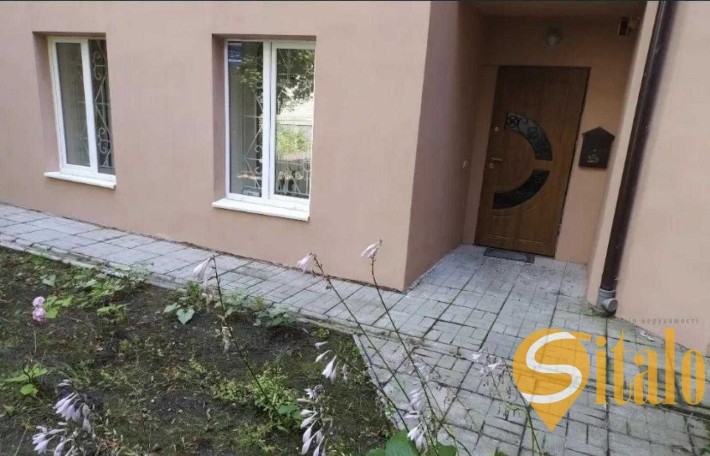 Продаж фасадного приміщення, вулиця Личаківська ( Черемшини) - фото 1