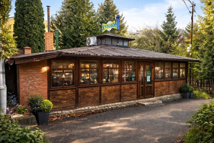 Продаж окремої будівлі під кафе/ресторан у Львові - фото 1