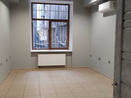 Продаж офісного приміщення в центрі на вул. Князя Романа Львів