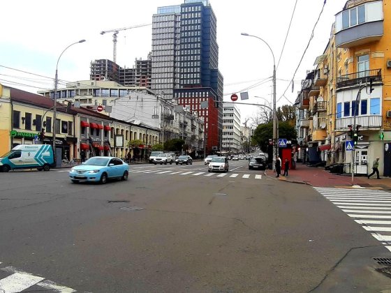 Київ Антоновича діловий Центр Офіс  3каб. 60м. Метро"Олімпійська"-2хв Київ