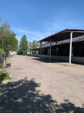 Большой склад с рампой, удобный подъездом и офисами 2000 м² - фото 1