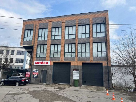 Продажа здания / с ремонтом / под производство и услуги / 1067 м2 Киев