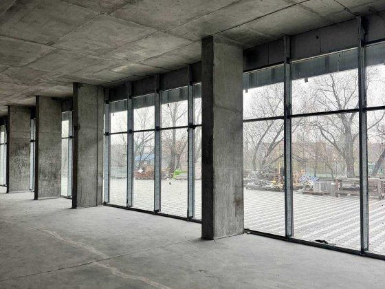 Продаж фасадного приміщення 250м2 Славутич Осокорки Киев