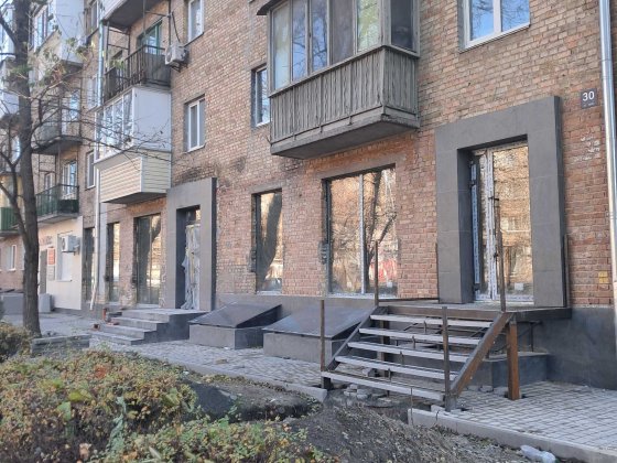 Продаж фасадного приміщення. Маккейна, 30.  М Либідська, Звіринецька Київ