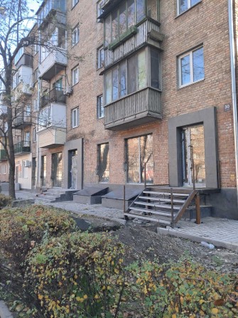 Продаж фасадного приміщення. Маккейна, 30.  М Либідська, Звіринецька - фото 1
