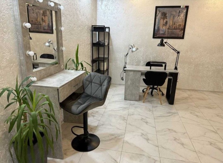 Продам помещение и готовый бизнес: Салон в Новострое на Таирова - фото 1