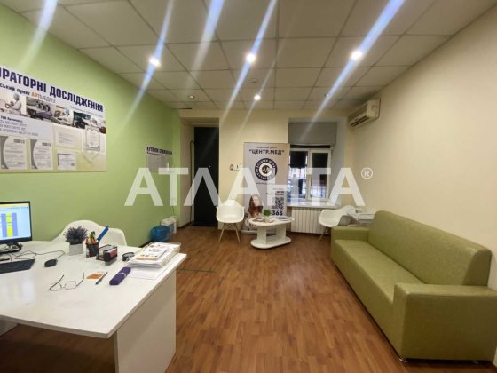 У продажу фасадне офісне приміщення з ремонтом Одеса